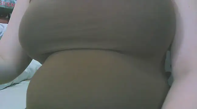 Snapshot of keepmepregnantT chatting on March 8, 8:33 am keepmepregnantT online show from March 8, 8:33 am
