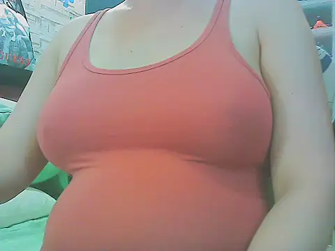 Snapshot of keepmepregnantT chatting on October 8, 11:45 am keepmepregnantT online show from October 8, 11:45 am