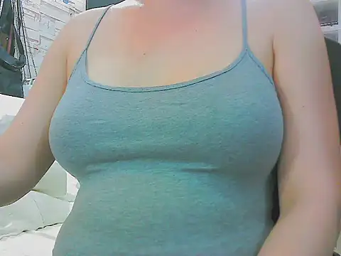 Snapshot of keepmepregnantT chatting on July 9, 11:31 am keepmepregnantT online show from July 9, 11:31 am