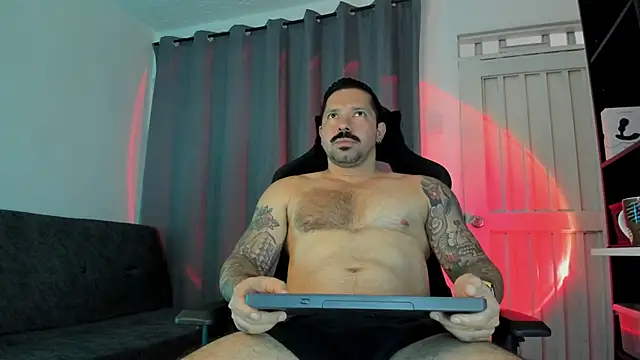 Snapshot of Pierre_Vidal chatting on November 19, 9:37 pm Pierre Vidal online show from November 19, 9:37 pm