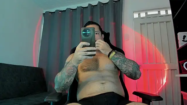 Snapshot of Pierre_Vidal chatting on November 25, 8:42 pm Pierre Vidal online show from November 25, 8:42 pm