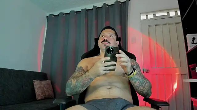 Snapshot of Pierre_Vidal chatting on November 20, 8:42 pm Pierre Vidal online show from November 20, 8:42 pm