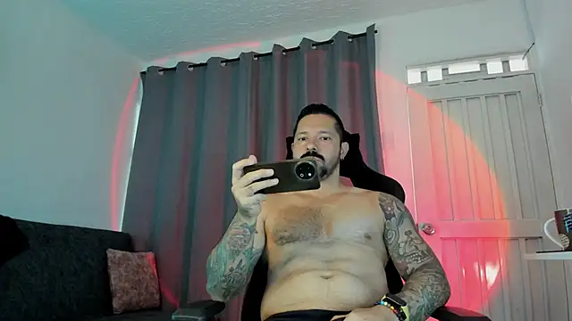 Snapshot of Pierre_Vidal chatting on November 9, 2:32 pm Pierre Vidal online show from November 9, 2:32 pm