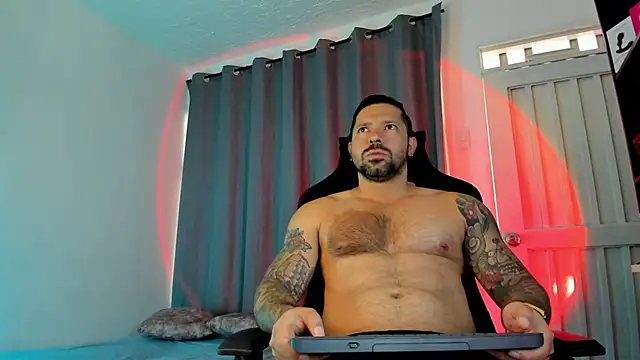 Snapshot of Pierre_Vidal chatting on September 28, 3:08 pm Pierre Vidal online show from September 28, 3:08 pm