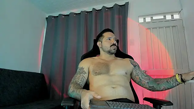 Snapshot of Pierre_Vidal chatting on November 5, 7:28 pm Pierre Vidal online show from November 5, 7:28 pm