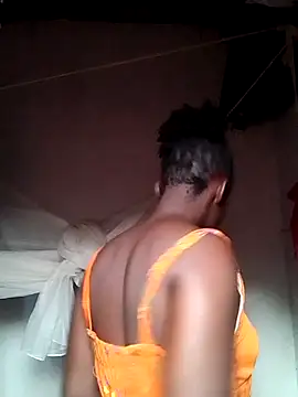 Snapshot of shape30 chatting on February 11, 5:05 am shape30 online show from February 11, 5:05 am