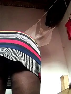 Snapshot of shape30 chatting on February 15, 5:19 am shape30 online show from February 15, 5:19 am