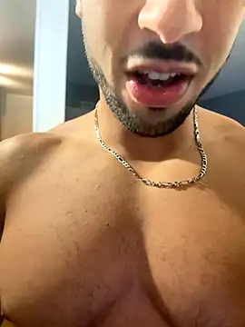 pimentfort77 online show from October 7, 9:27 pm