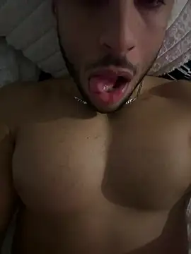 pimentfort77 online show from December 23, 11:17 pm