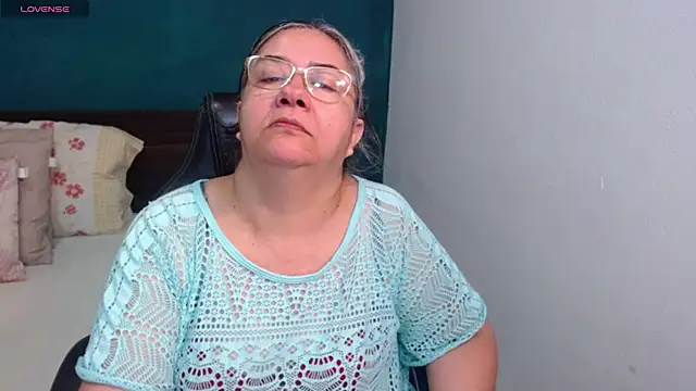 scaelettdubois online show from May 22, 12:52 am