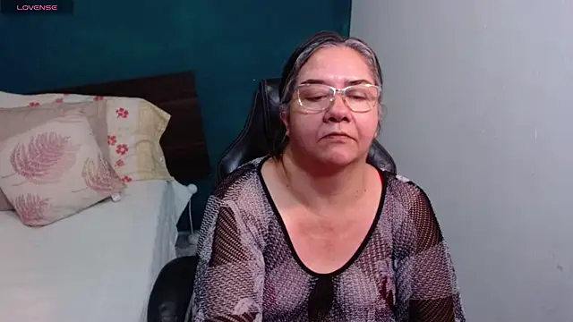 scaelettdubois online show from March 26, 2:32 am