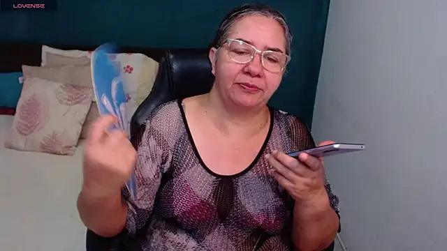 scaelettdubois online show from May 20, 1:13 am