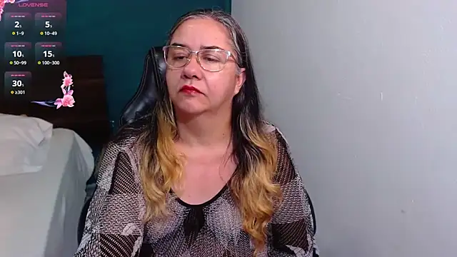 Snapshot of scaelettdubois chatting on November 30, 2:23 am scaelettdubois online show from November 30, 2:23 am