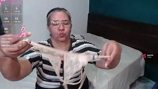 Snapshot of scaelettdubois chatting on December 2, 4:47 am scaelettdubois online show from December 2, 4:47 am