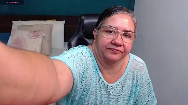 scaelettdubois online show from February 13, 3:17 am