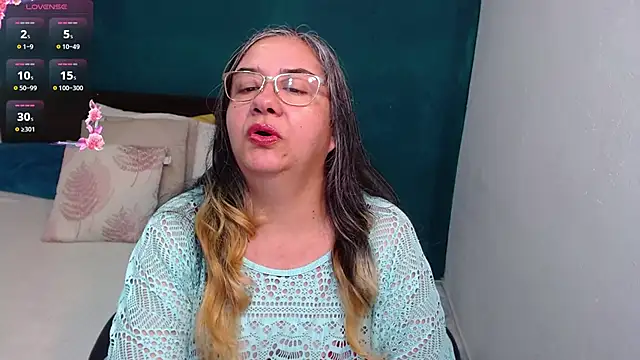 scaelettdubois online show from January 11, 2:07 am