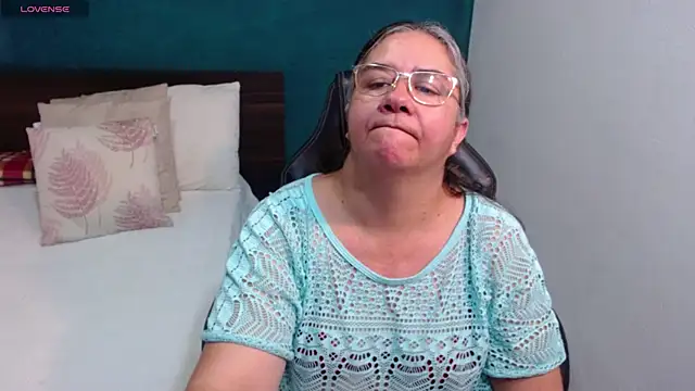 scaelettdubois online show from February 19, 1:35 am