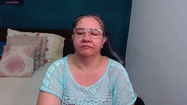 scaelettdubois online show from May 28, 1:57 am
