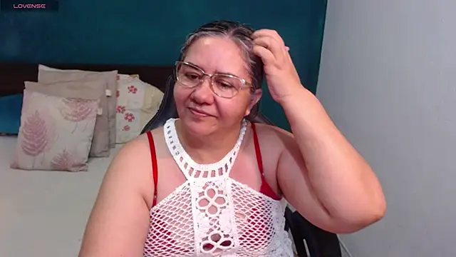 scaelettdubois online show from May 29, 1:22 am