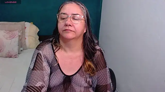 scaelettdubois online show from May 4, 9:34 am