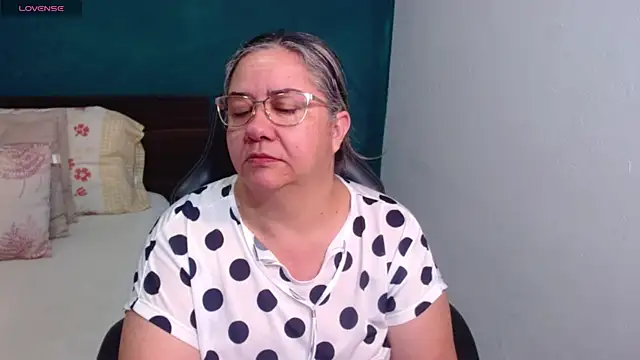 scaelettdubois online show from June 1, 9:42 am