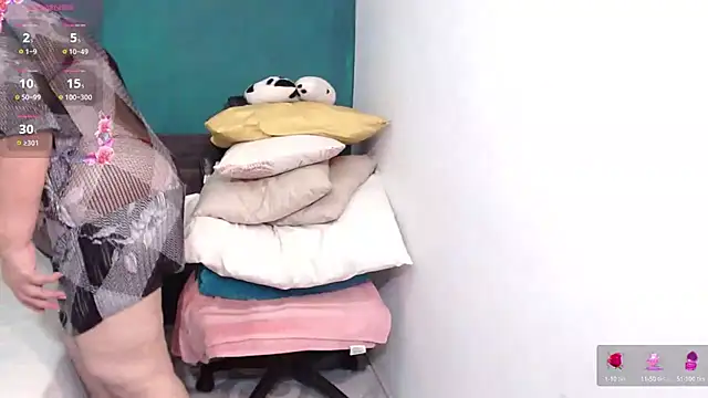 Snapshot of scaelettdubois chatting on November 22, 11:03 pm scaelettdubois online show from November 22, 11:03 pm