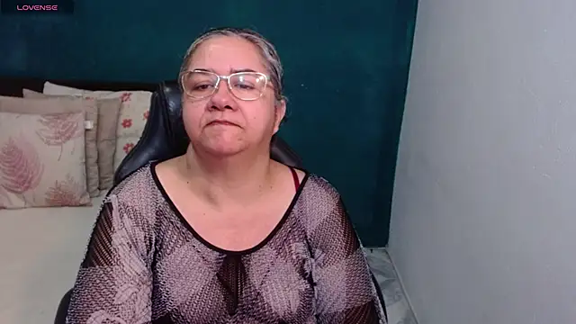 scaelettdubois online show from May 31, 9:37 am