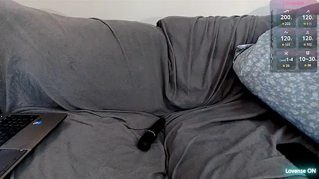 EmoDream1998 online show from March 2, 2:45 am