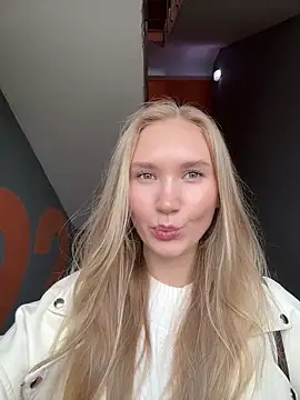 MariaTull online show from May 12, 12:33 pm