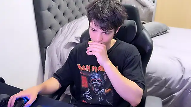 SasukeUhchiaa online show from February 22, 1:33 am