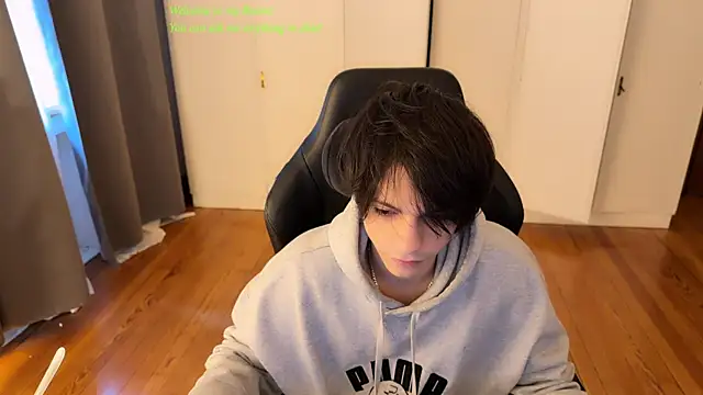 Snapshot of SasukeUhchiaa chatting on July 15, 4:36 pm SasukeUhchiaa online show from July 15, 4:36 pm