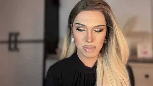 Ts glamxxxx online show from February 17, 3:04 am