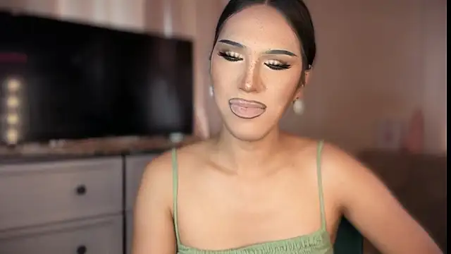 Ts glamxxxx online show from March 21, 4:03 am