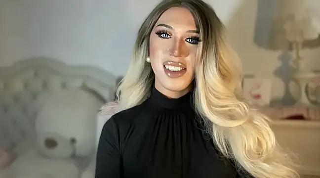 Snapshot of Ts_glamxxxx chatting on March 22, 8:40 am Ts glamxxxx online show from March 22, 8:40 am