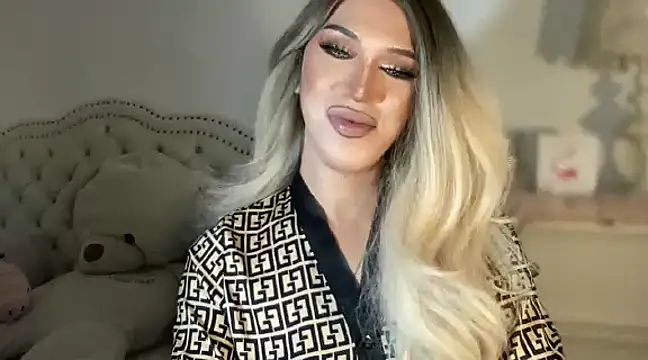 Snapshot of Ts_glamxxxx chatting on March 5, 6:44 am Ts glamxxxx online show from March 5, 6:44 am