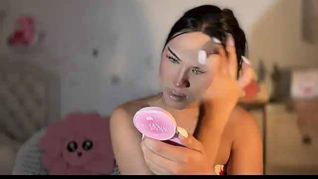 Snapshot of Ts_glamxxxx chatting on September 14, 2:01 am Ts glamxxxx online show from September 14, 2:01 am