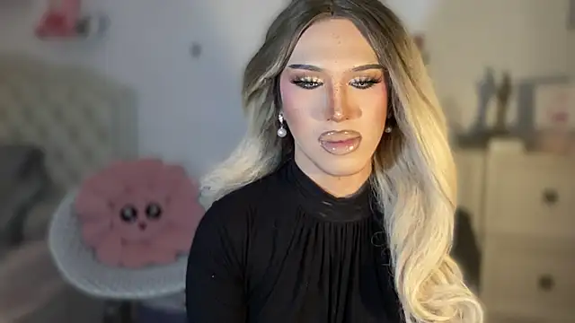 Snapshot of Ts_glamxxxx chatting on September 29, 2:40 am Ts glamxxxx online show from September 29, 2:40 am