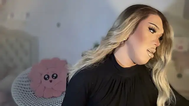 Snapshot of Ts_glamxxxx chatting on October 21, 12:54 am Ts glamxxxx online show from October 21, 12:54 am