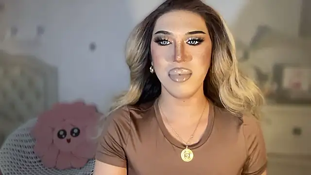 Snapshot of Ts_glamxxxx chatting on October 20, 1:29 am Ts glamxxxx online show from October 20, 1:29 am