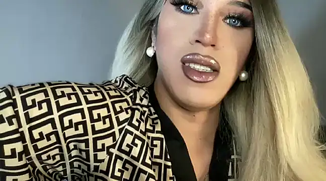 Snapshot of Ts_glamxxxx chatting on March 15, 2:03 am Ts glamxxxx online show from March 15, 2:03 am