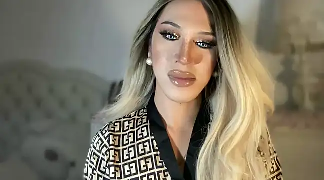 Snapshot of Ts_glamxxxx chatting on March 21, 1:23 pm Ts glamxxxx online show from March 21, 1:23 pm