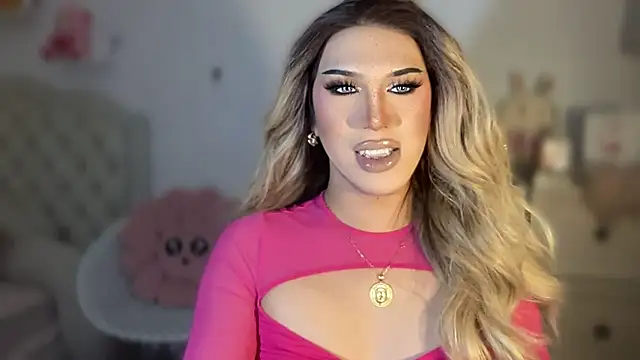 Snapshot of Ts_glamxxxx chatting on October 5, 12:23 am Ts glamxxxx online show from October 5, 12:23 am