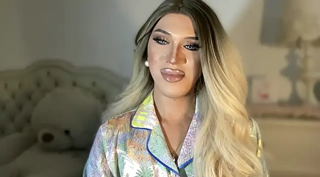 Snapshot of Ts_glamxxxx chatting on March 12, 4:56 pm Ts glamxxxx online show from March 12, 4:56 pm