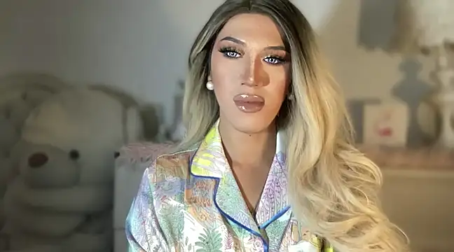 Snapshot of Ts_glamxxxx chatting on March 8, 3:56 pm Ts glamxxxx online show from March 8, 3:56 pm