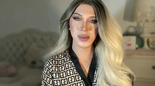 Snapshot of Ts_glamxxxx chatting on March 2, 6:57 pm Ts glamxxxx online show from March 2, 6:57 pm