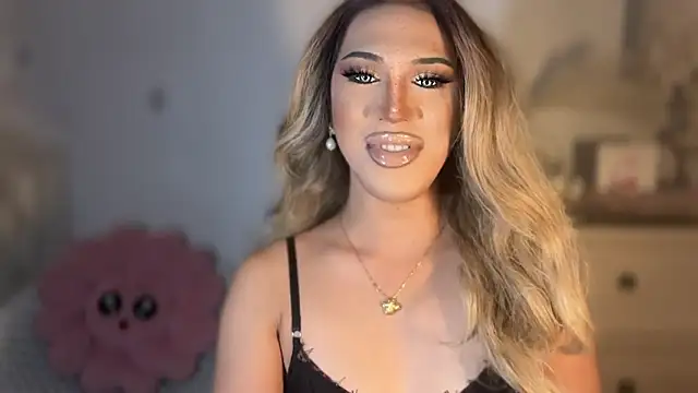 Snapshot of Ts_glamxxxx chatting on November 5, 9:12 am Ts glamxxxx online show from November 5, 9:12 am