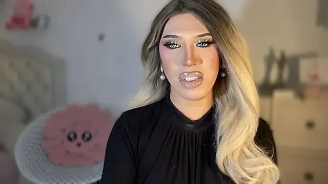 Snapshot of Ts_glamxxxx chatting on October 1, 1:22 am Ts glamxxxx online show from October 1, 1:22 am