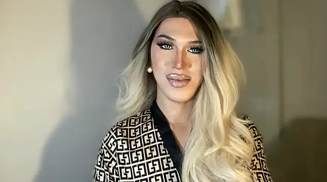 Snapshot of Ts_glamxxxx chatting on March 16, 6:34 pm Ts glamxxxx online show from March 16, 6:34 pm