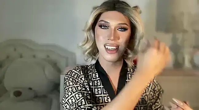 Snapshot of Ts_glamxxxx chatting on February 28, 8:31 am Ts glamxxxx online show from February 28, 8:31 am