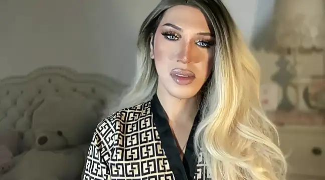 Snapshot of Ts_glamxxxx chatting on March 5, 3:40 am Ts glamxxxx online show from March 5, 3:40 am